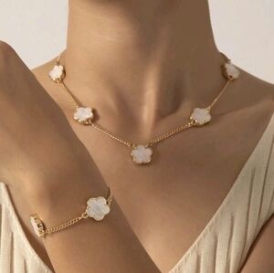 White & Gold Clover Necklace